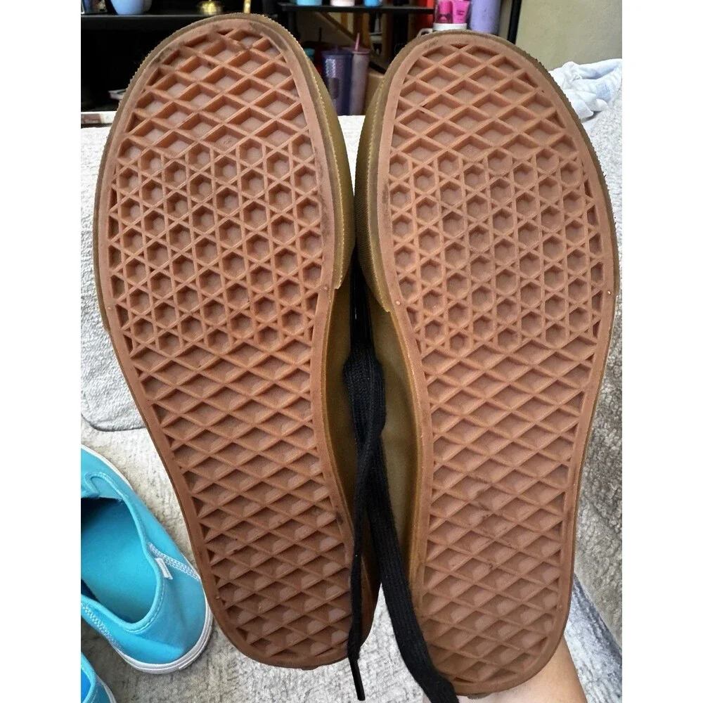 EUC VANS Authentic Men 6.5 Women 8 Canvas Lace-Up Sneakers Black Gum Rubber Sole
